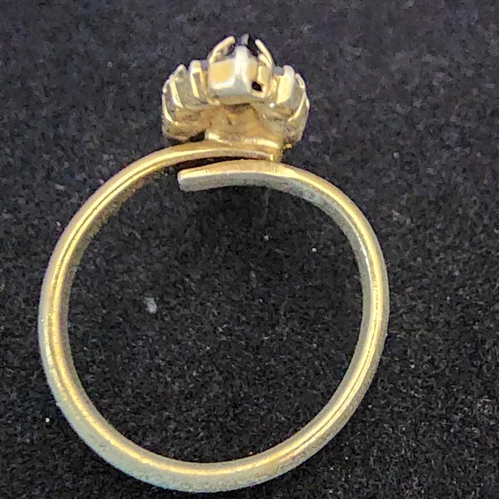 SE11 Elegant Black and Gold Adjustable Costume Ring